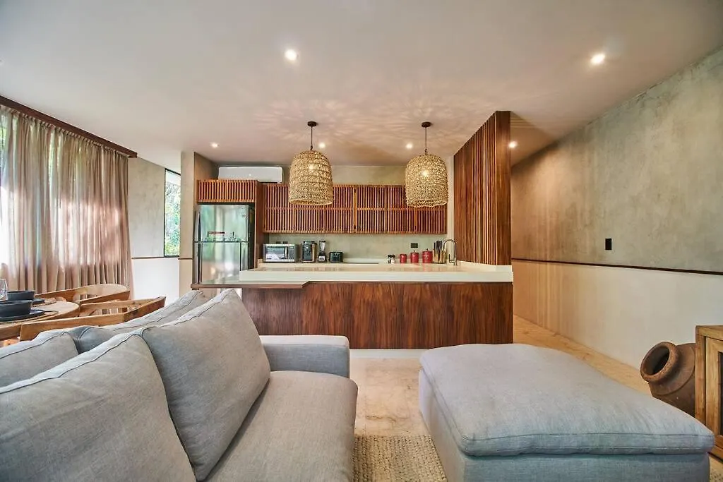 Nuuch Classy Ph W/ Private Pool/Rooftop, Aldea Zama Tulum Apartment